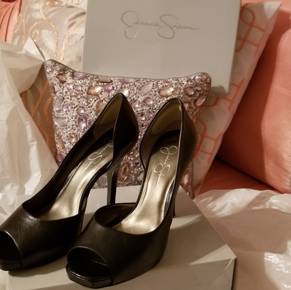 Black Shoe